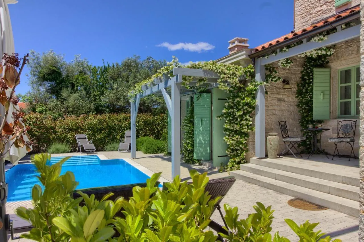 Fabulous Villa Zelda With Pool Near The Beach Medulin 0*,