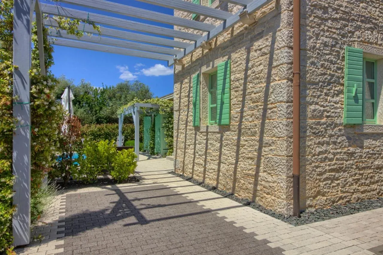 Fabulous Villa Zelda With Pool Near The Beach Medulin