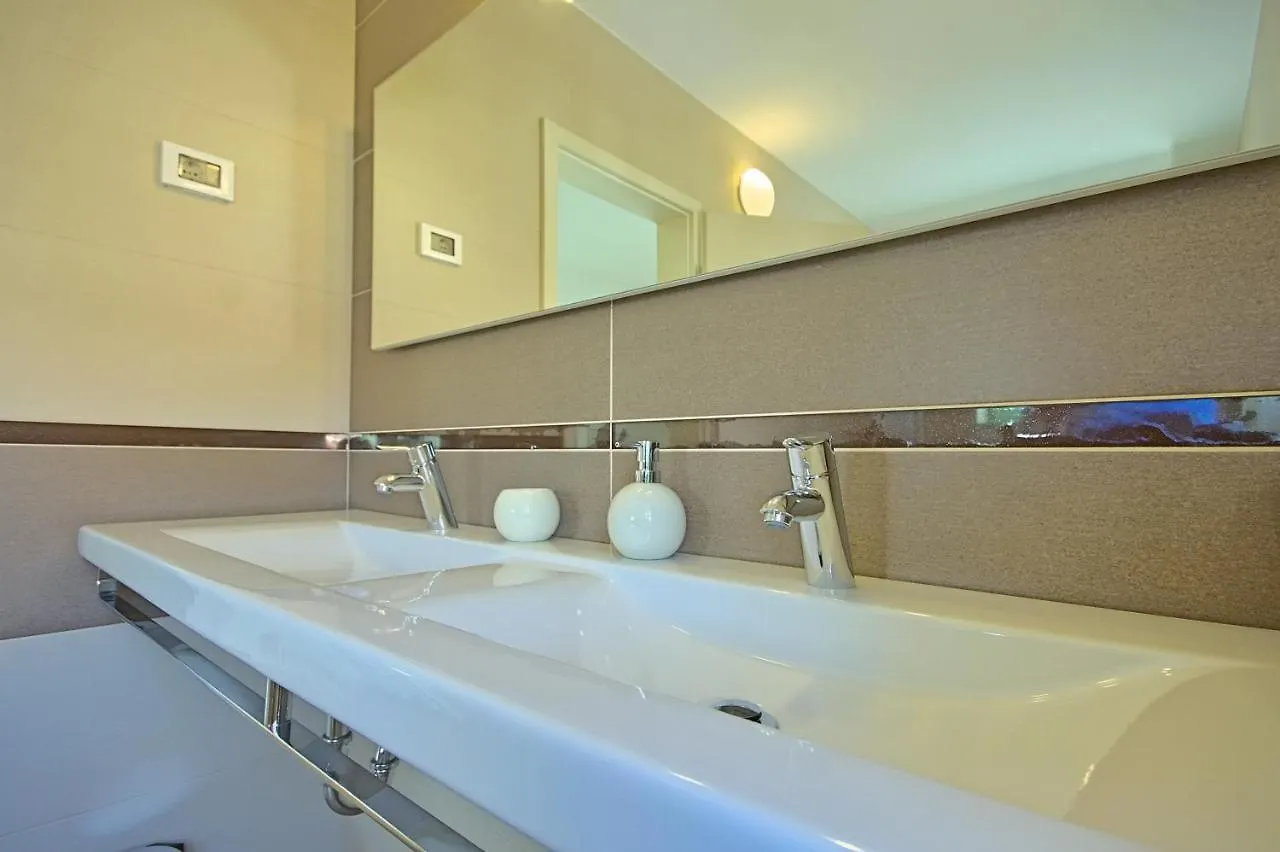 Fabulous Villa Zelda With Pool Near The Beach Medulin Croatia