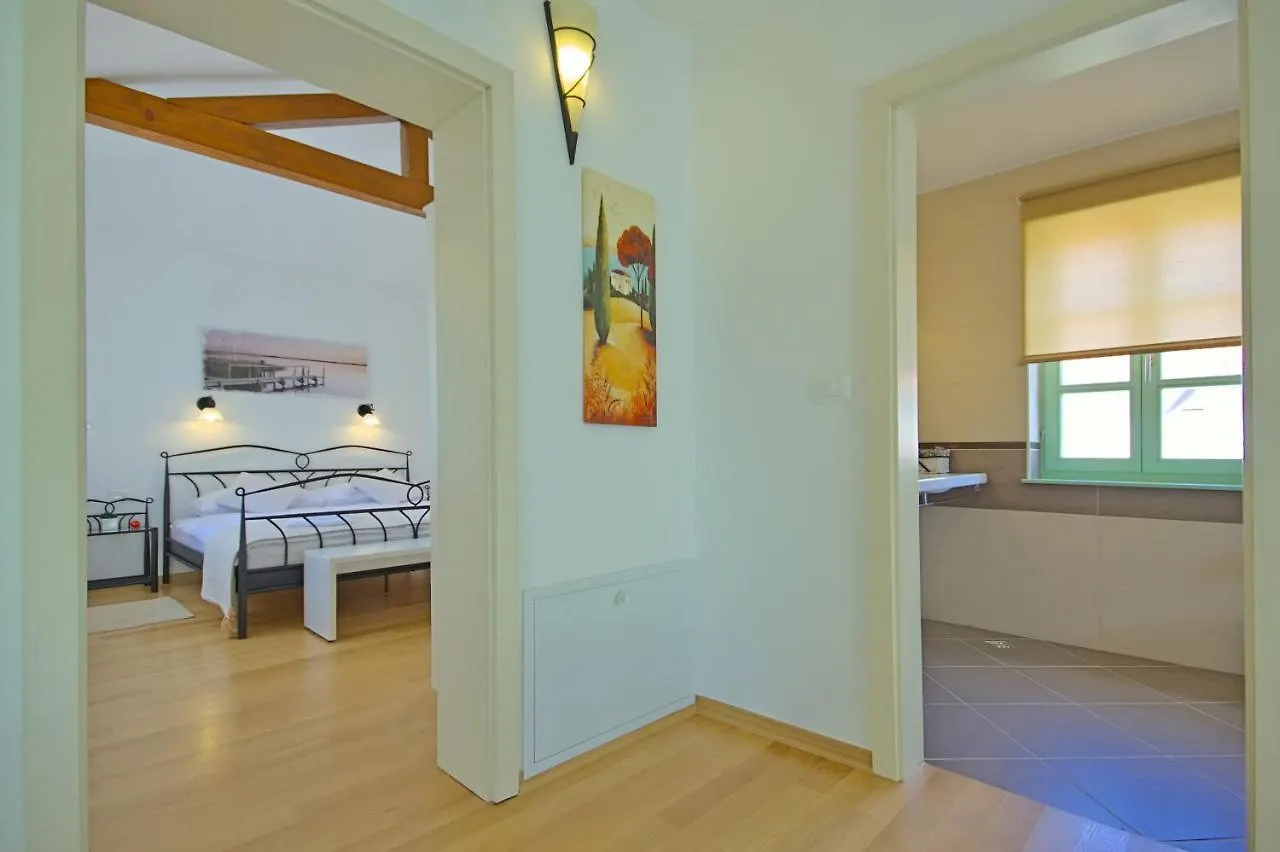 Fabulous Villa Zelda With Pool Near The Beach Medulin 0*,
