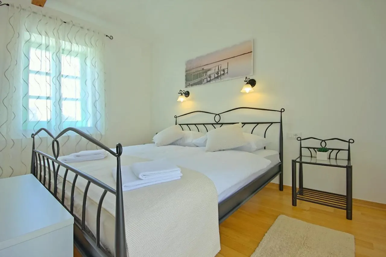 Fabulous Villa Zelda With Pool Near The Beach Medulin Croatia