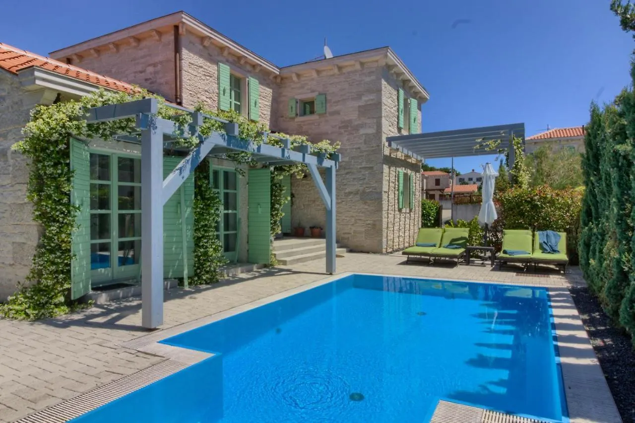 Fabulous Villa Zelda With Pool Near The Beach Medulin Croatia