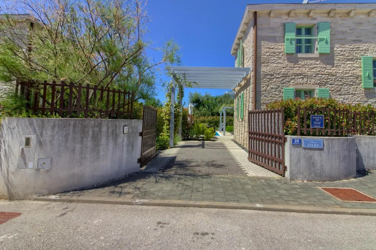 Fabulous Villa Zelda With Pool Near The Beach Medulin