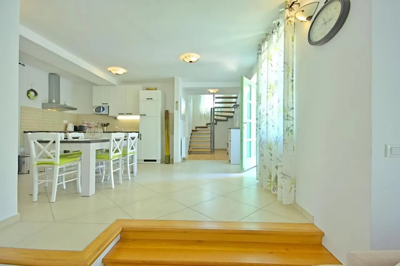 Fabulous Villa Zelda With Pool Near The Beach Medulin Croatia
