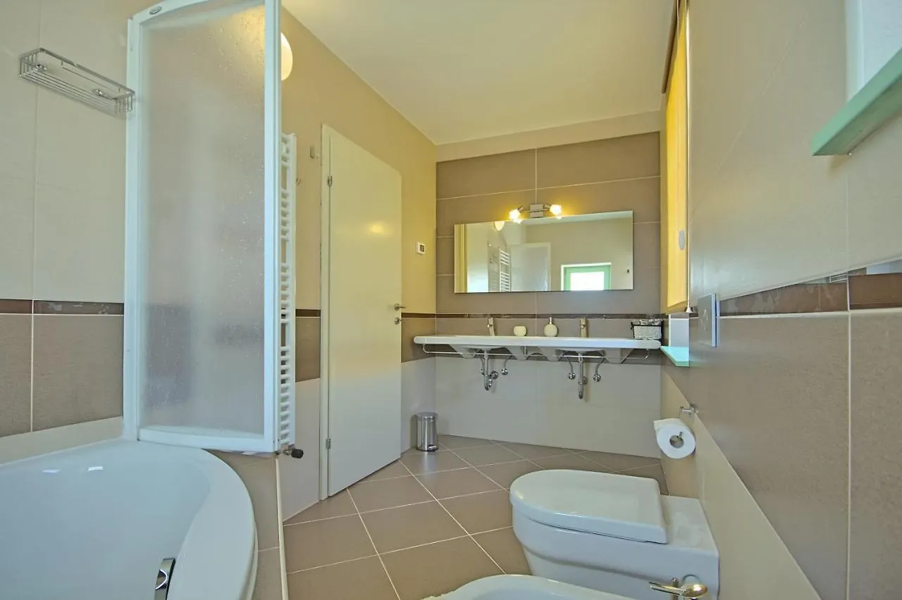 Fabulous Villa Zelda With Pool Near The Beach Medulin