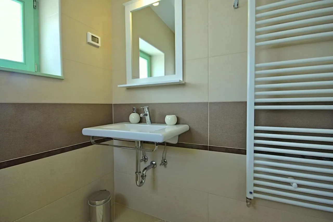 Fabulous Villa Zelda With Pool Near The Beach Medulin