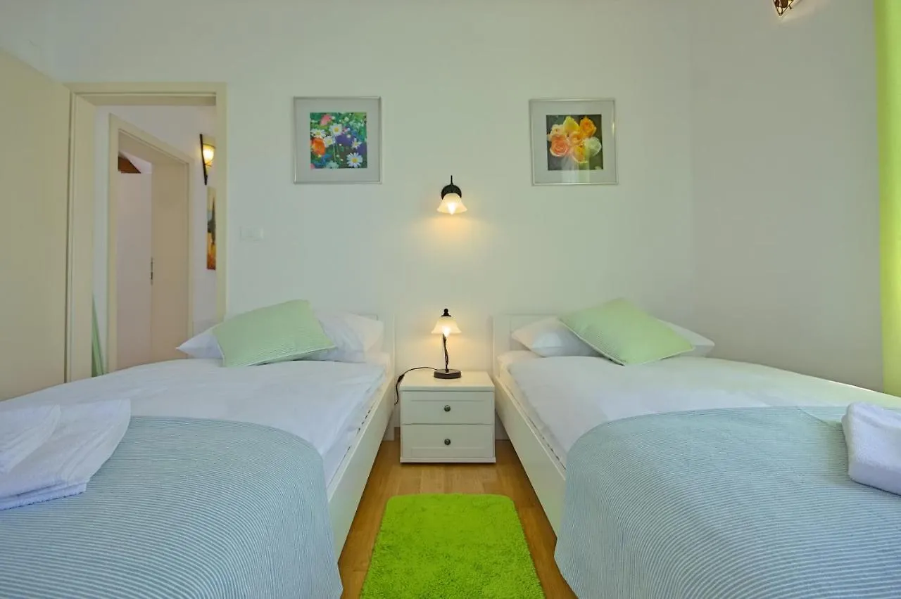 Fabulous Villa Zelda With Pool Near The Beach Medulin Croatia
