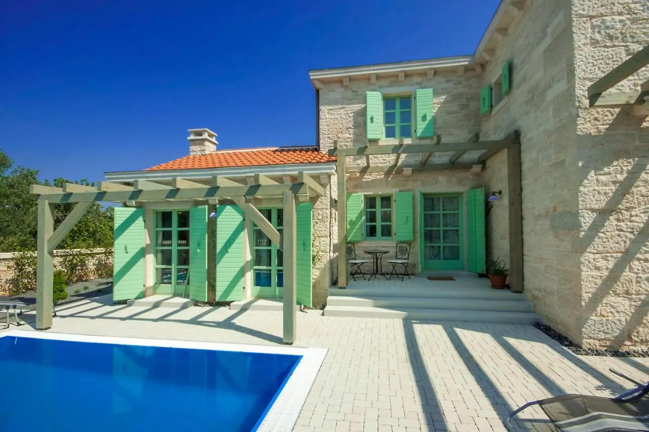 Fabulous Villa Zelda With Pool Near The Beach Medulin Croatia